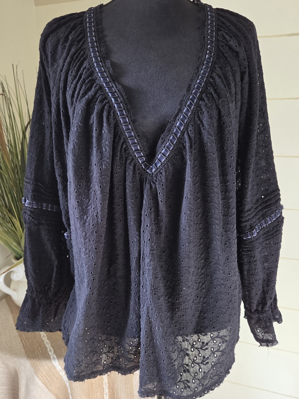 Free People XL Black Split V Neck Lace Eyelet Peasant Blouse Western Boho Top